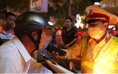 Gallery - 	Mồng 3 Tết có gần 5.600 trường hợp vi phạm nồng độ cồn bị xử lý